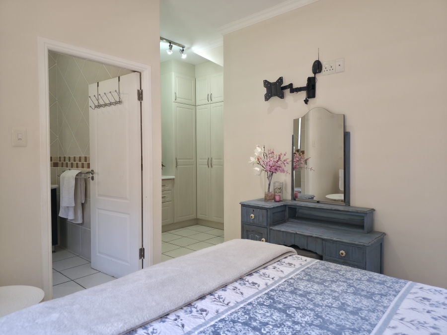 5 Bedroom Property for Sale in Wavecrest Eastern Cape